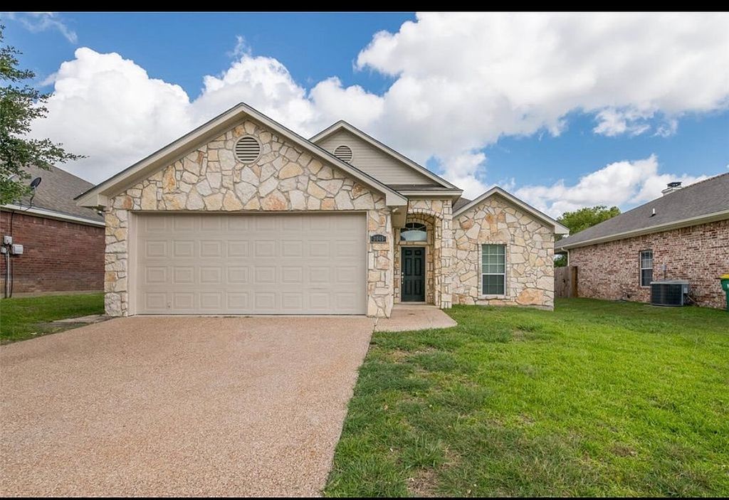 3045 Andalusian Ln - Property Image