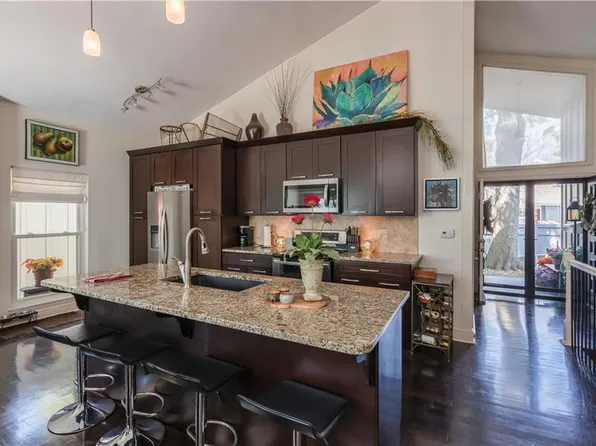 12101 W 82nd Ter, Lenexa, KS 66215