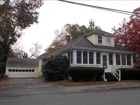 194 Menlo St, Brockton, MA 02301
