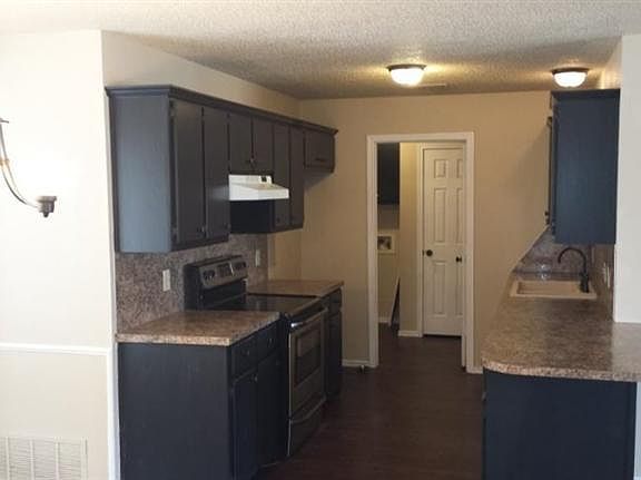 2nd image of 1014 Iola Dr