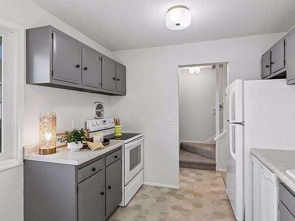 3rd image of 411 Dorland Pl