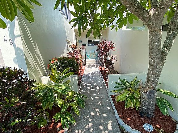2nd image of 2700 Bayshore Blvd APT 493