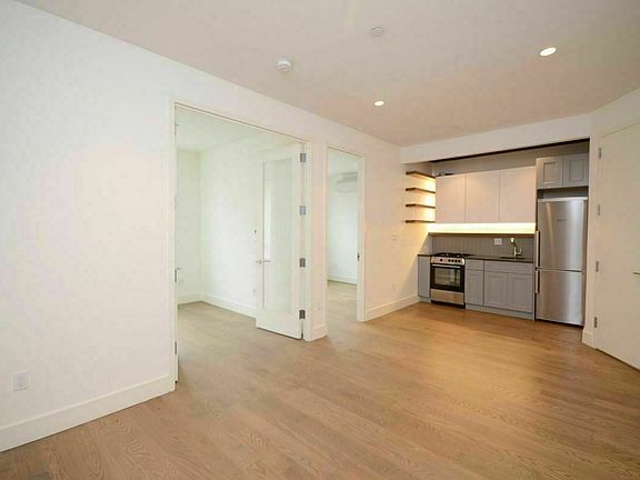 2nd image of 85 Montrose Ave #4S