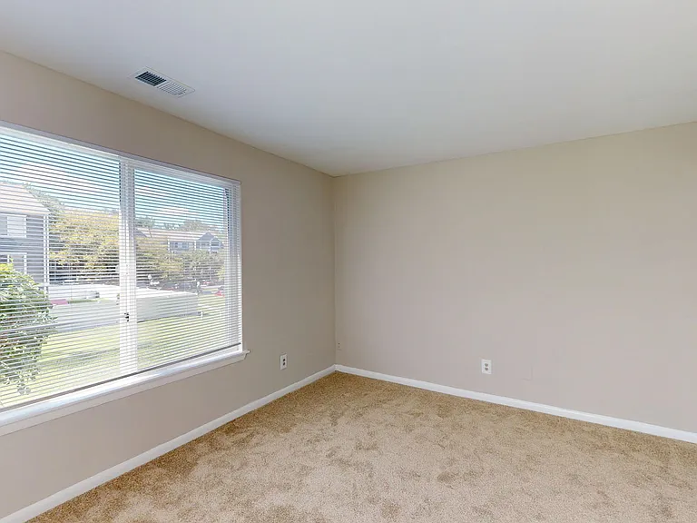 Canterbury Apartments — Photo 103