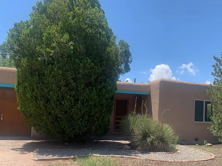 412 Cortez Pl — Photo 1