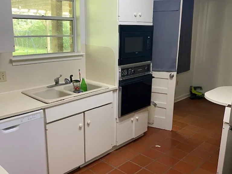 454 Baird Dr — Photo 5