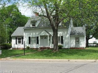 110 4th St, Blackstone, VA 23824