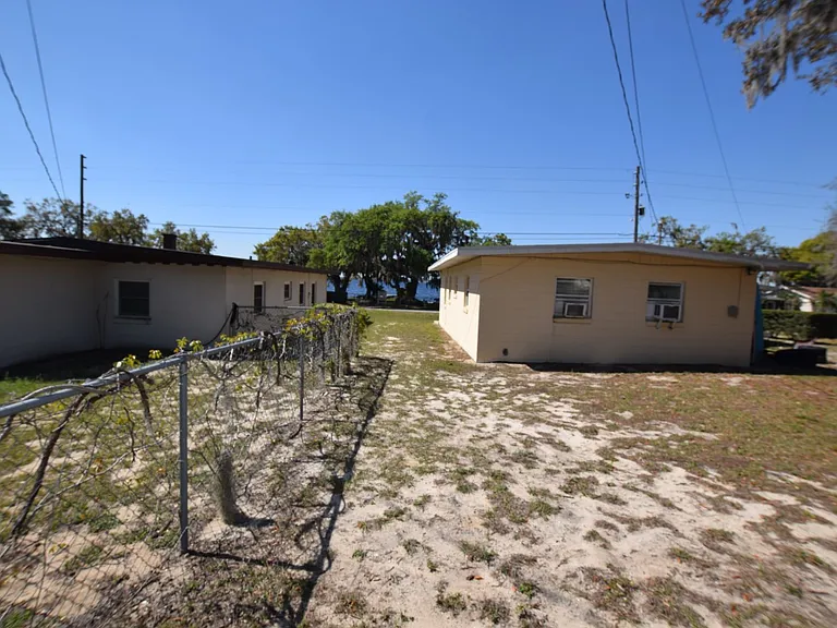1918 Sunset Ln — Photo 10