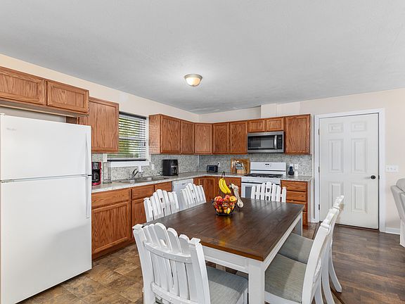 2nd image of 3294 Butternut Dr