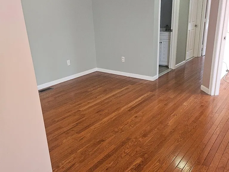 316 Ventnor Ct — Photo 15