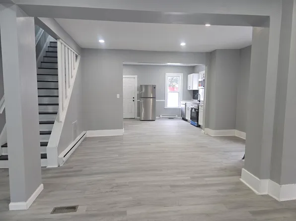 76-78 E Broad St, East Stroudsburg, PA 18301