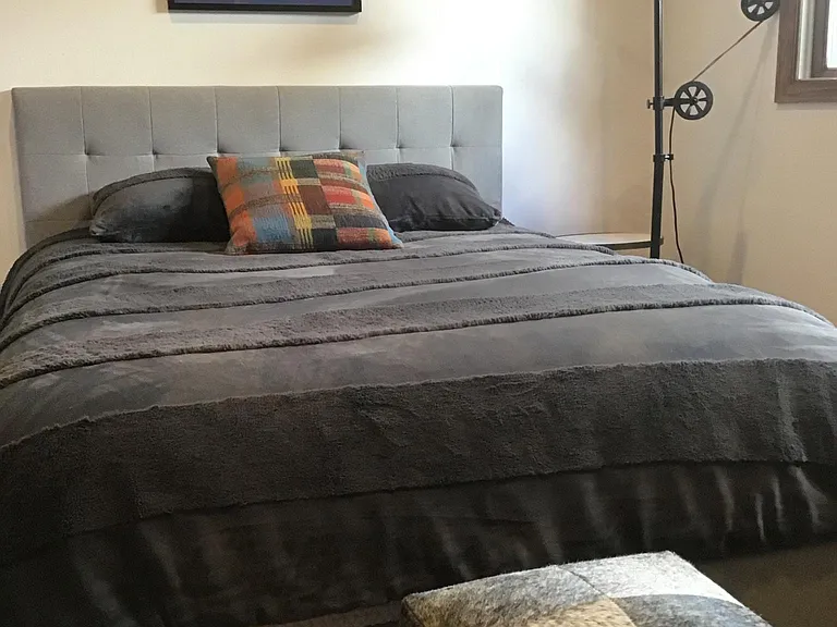 2nd Bedroom Queen