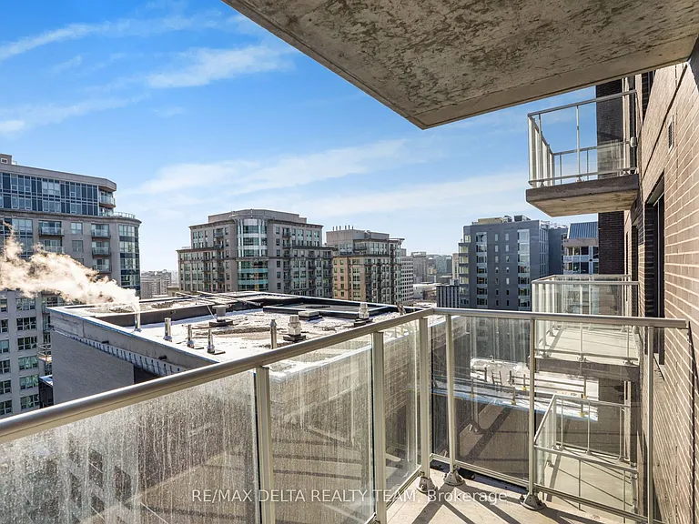 180 George St #2208 — Photo 24
