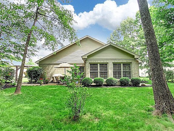 3rd image of 2717 Majestic Oaks Ct