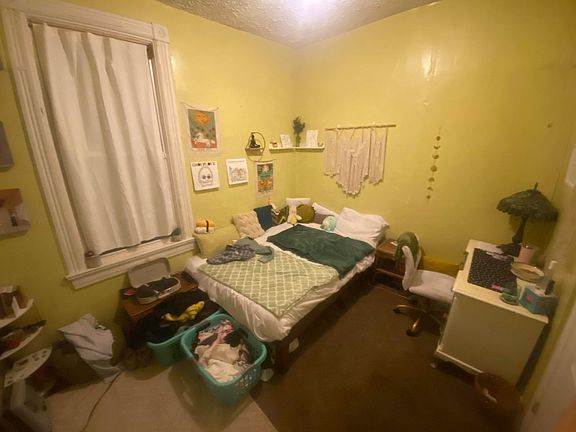 2nd image of 256 Warner St Floor 1