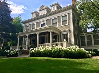 707 Goodrich Ave, Saint Paul, MN 55105