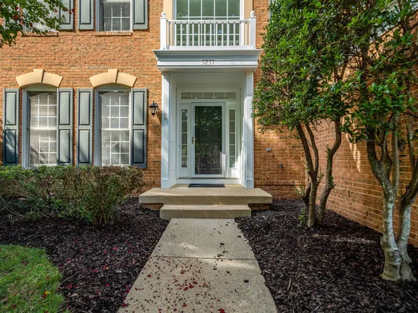 5257 Winter View Dr, Alexandria, VA 22312