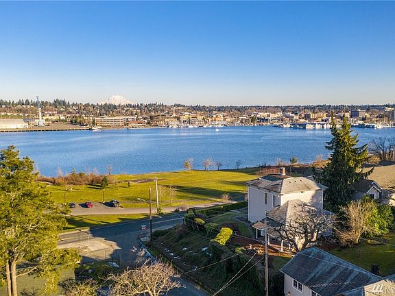 5th image of 727 W Bay Dr NW