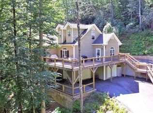 1000 Williamson Creek Rd, Pisgah Forest, NC 28768