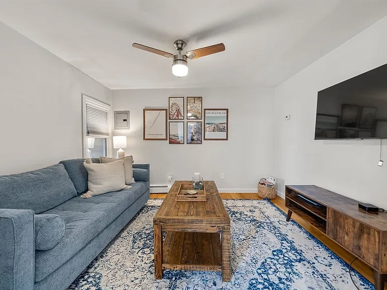 528 E 3rd St #1 — Photo 9