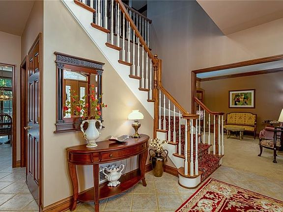 3rd image of 123 Beaver Creek Ct