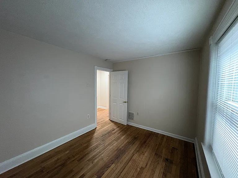 343 Charles St — Photo 12