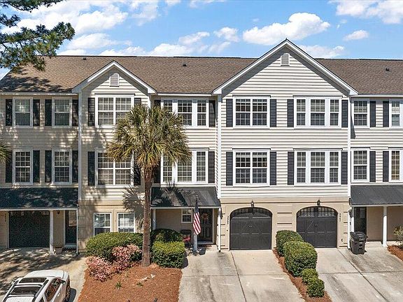 2nd image of 2863 Woodland Park Dr