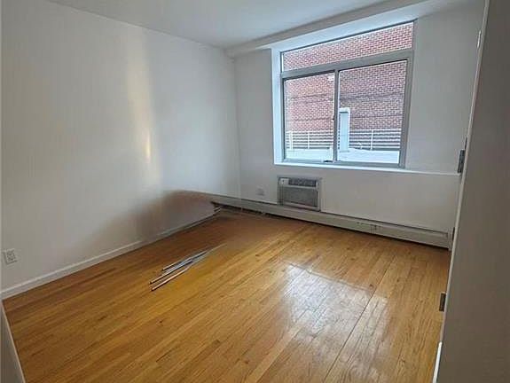 3rd image of 81-06 Baxter Ave #2B