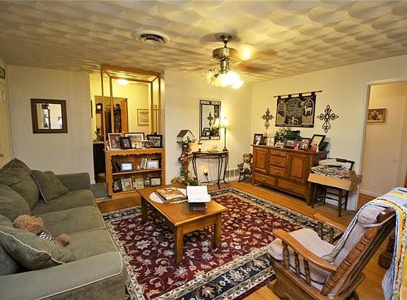 4th image of 608 Willowood Ln