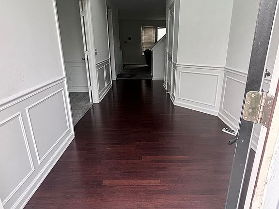 3rd image of 1272 Southlake Ave E
