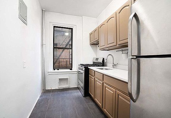 5th image of 337 W 138th St #1F