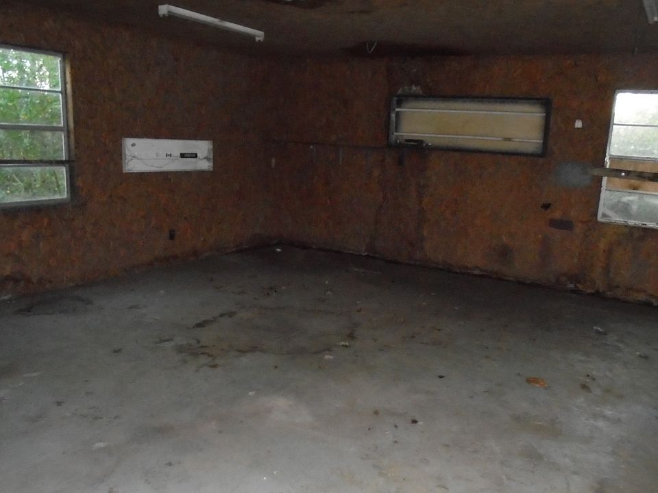 2nd image of 121 Stanley Ave