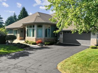 152 W Parkfield Ct, Racine, WI 53402