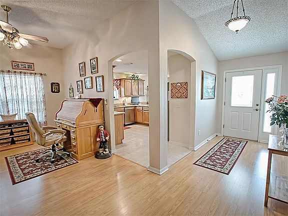 3rd image of 2547 Caribe Dr