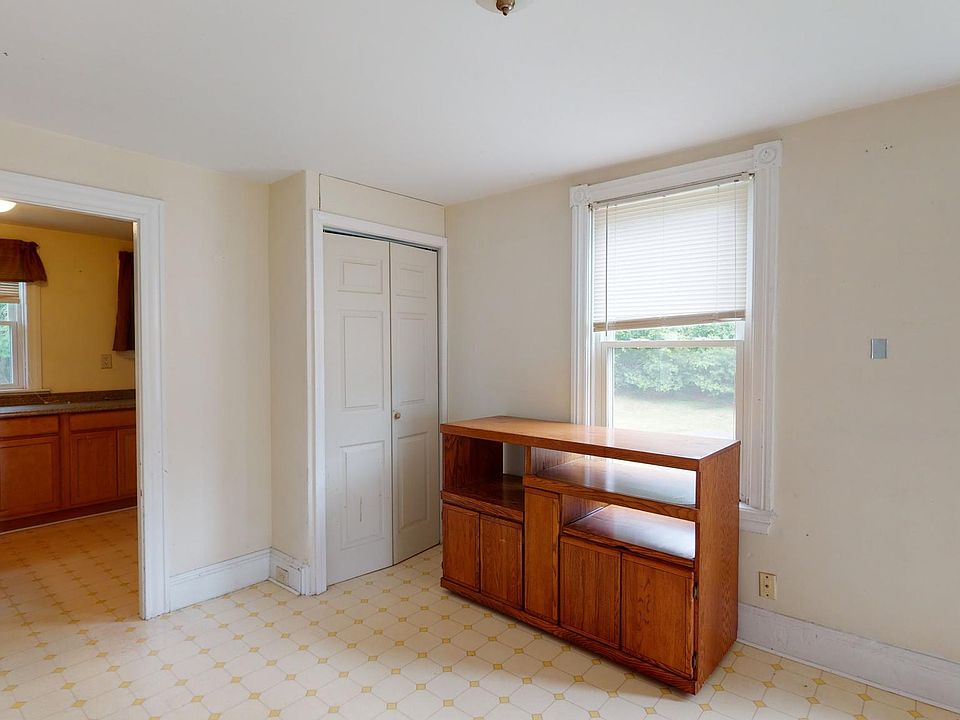 1st image of 938 Smithfield Ave #1