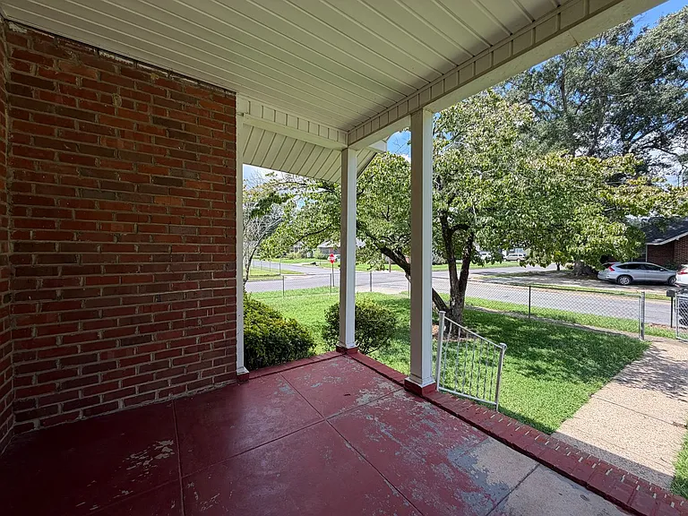 19 Oak St NE — Photo 24