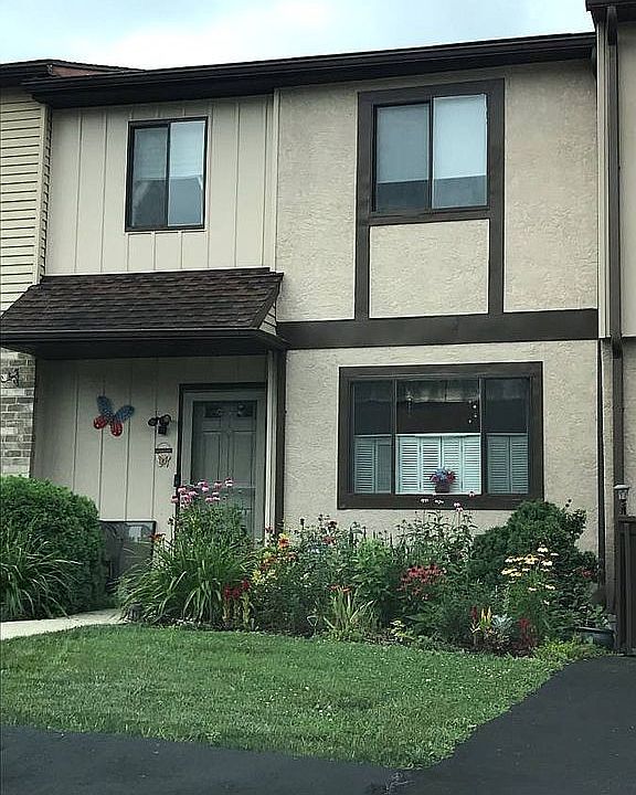 1st image of 218 Saddlebrook Dr