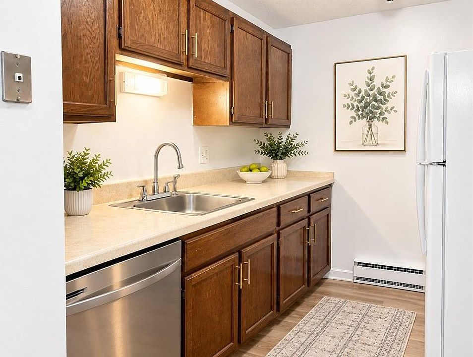 1st image of 117 John St APT 5