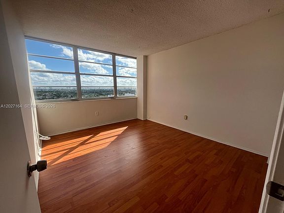 3rd image of 1351 NE Miami Gardens Dr APT 1625E