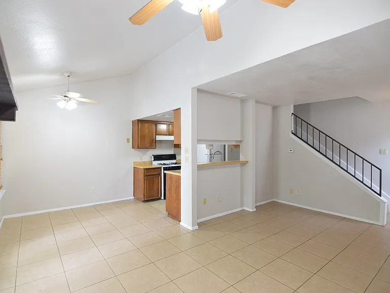 2403 Skylark Cir — Photo 6