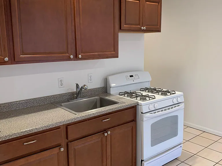 312 Saline St #2 — Photo 9
