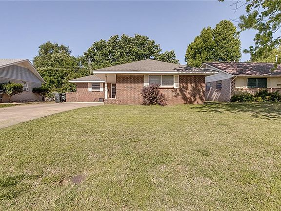 3rd image of 2117 Linda Ln