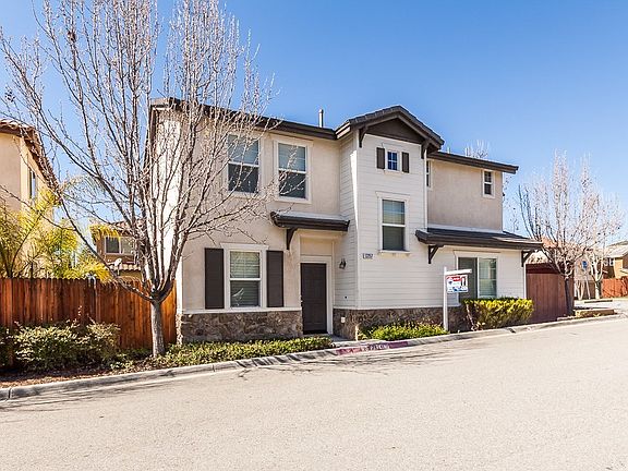 3rd image of 12257 Tulip Ln