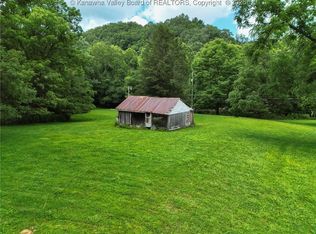 148 Broughton Ln, Julian, WV 25529