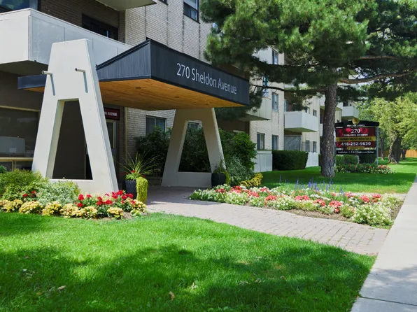 270 Sheldon Ave, Toronto, ON M8W 4M1