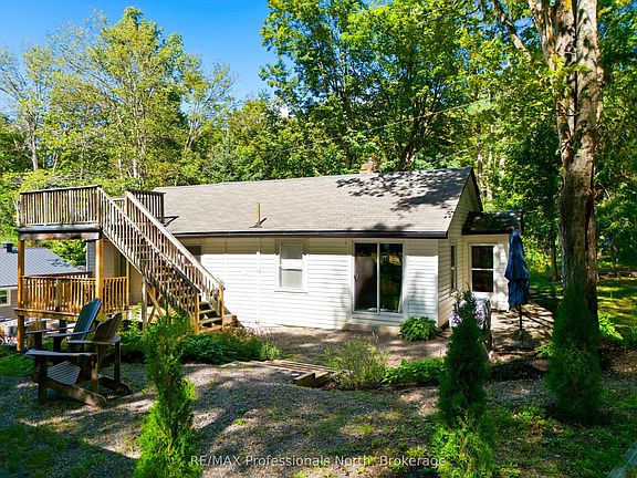 5th image of 1037 Strawberry Bay Rd