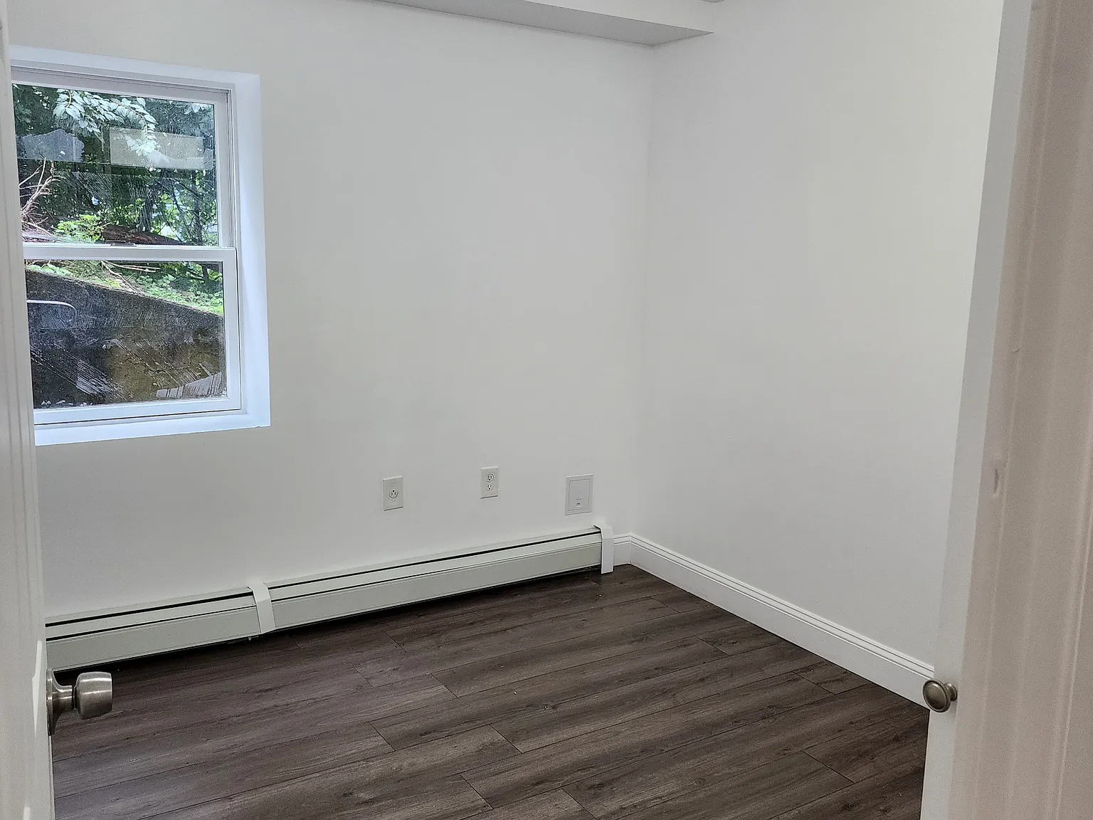 2 bed, 1000 sqft, $2,400 — Photo 3