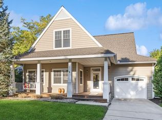 17 Pond Path, New Buffalo, MI 49117