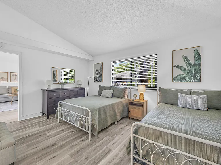 836 Club Dr — Photo 28