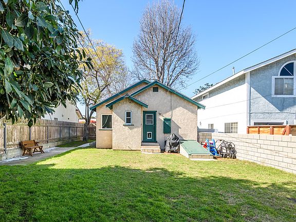 4th image of 904 Amapola Ave